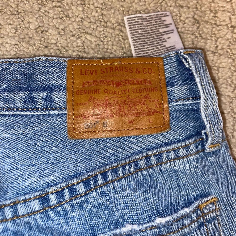 Levi’s Ripped Jeans - Picture 4 of 4